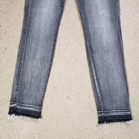 Judy Blue Jeans Womens 15/32 Gray Stretch Skinny Fit Distressed Faded Raw Hem - Picture 4 of 10